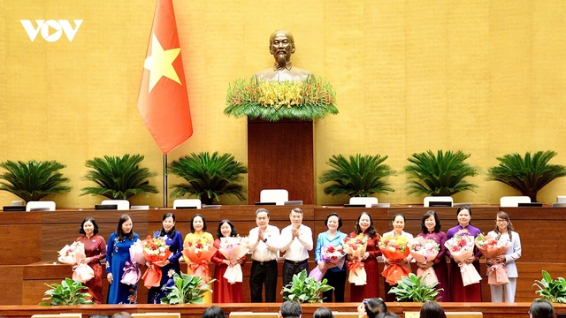 Chủ tịch Quốc hội: Các nữ ĐBQH tiếp tục là cầu nối giữa cử tri với Quốc hội