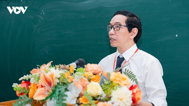 Toán học là ngôn ngữ thực tiễn nhất để giải quyết bài toán về công nghệ bán dẫn