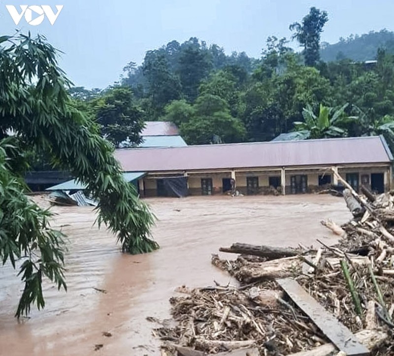 Torrential rain has lashed several districts throughout Dien Bien province, with rainfall measured at between 30mm and 52mm