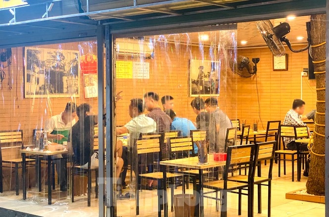 A similar scene can be viewed at a beer restaurant on Lang street.