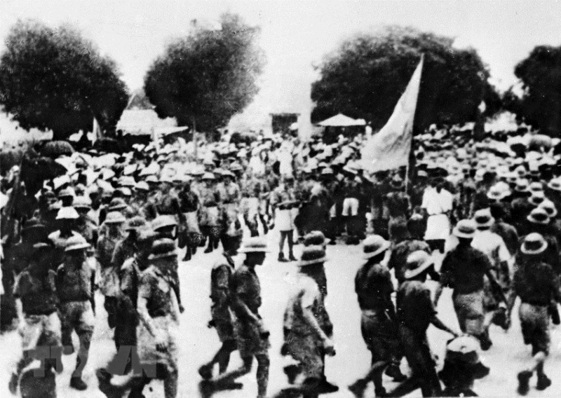 The Ba To Guerilla Unit moved to Quang Ngai town in the central region to join local people to rise up to seize power, August 14, 1945 (Photo: VNA)