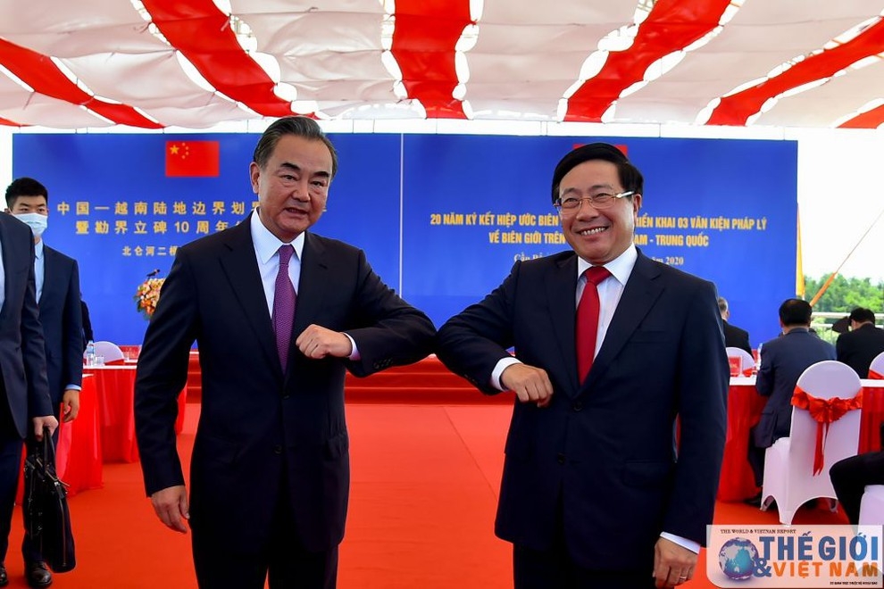 Vietnamese Deputy Prime Minister and Foreign Minister Pham Binh Minh and Chinese Foreign Minister Wang Yi co-chair a ceremony in Vietnam’s Mong Cai city on August 23 to celebrate the 20th anniversary of the signing of the treaty.