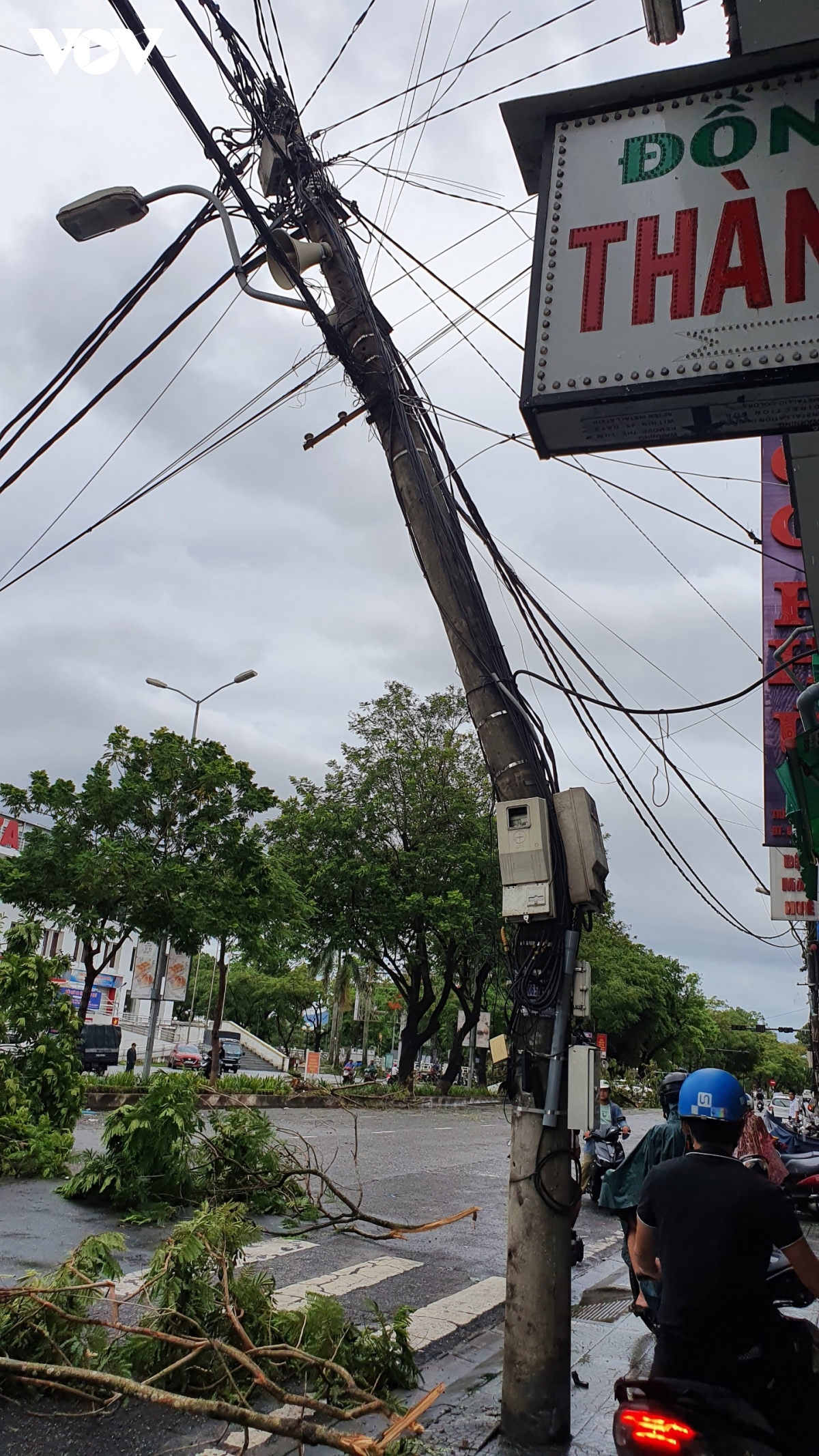 The collapse of electric poles lead to some areas suffering power outages