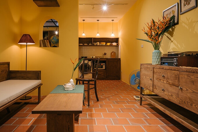 Mei Hideaway can be found in a small alley close to St. Joseph's Cathedral in Hanoi. The site usually impresses visitors with an Asian style, whilst its bedrooms include special names such as Indochine, Indigo, and Tea Room. (Photo: Mei Hideaway)