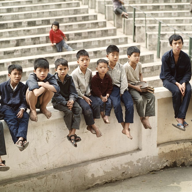 Children gather at the Hang Day stadium in 1975.