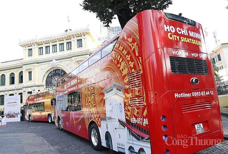 Travel firms has launched a range of unique tours to attract domestic tourists (Photo: Industry and Trade Newspaper)
