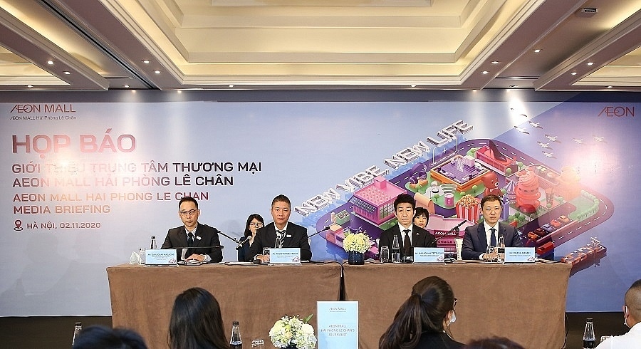Representatives from AEON Mall Vietnam Co, Ltd at the press conference 
