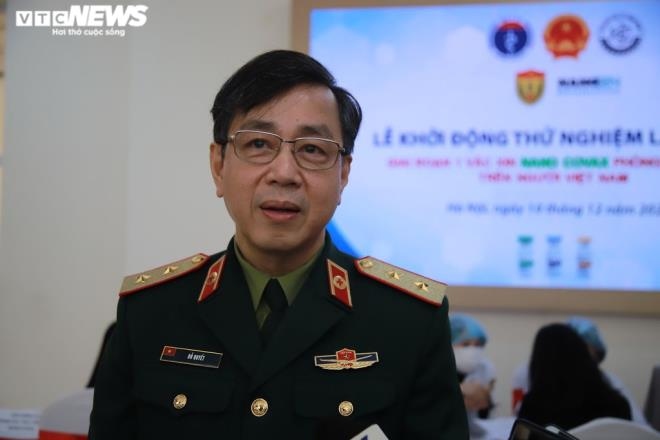 Prof. Dr. Do Quyet, director of Military Medical Academy, says the academy has prepared a modern refrigerator system that is capable of preserving the Nanocovax vaccine. He affirms that top priority has been given to the safety of volunteers during the trial phase of the vaccine.