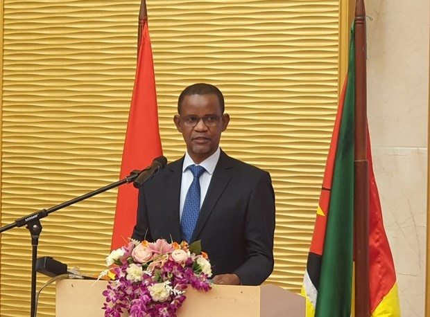 Mozambique Deputy Minister for Foreign Affairs and Cooperation Manuel Gonçalves addresses the ceremony in Maputo capital on December 18 (Photo: VNA)