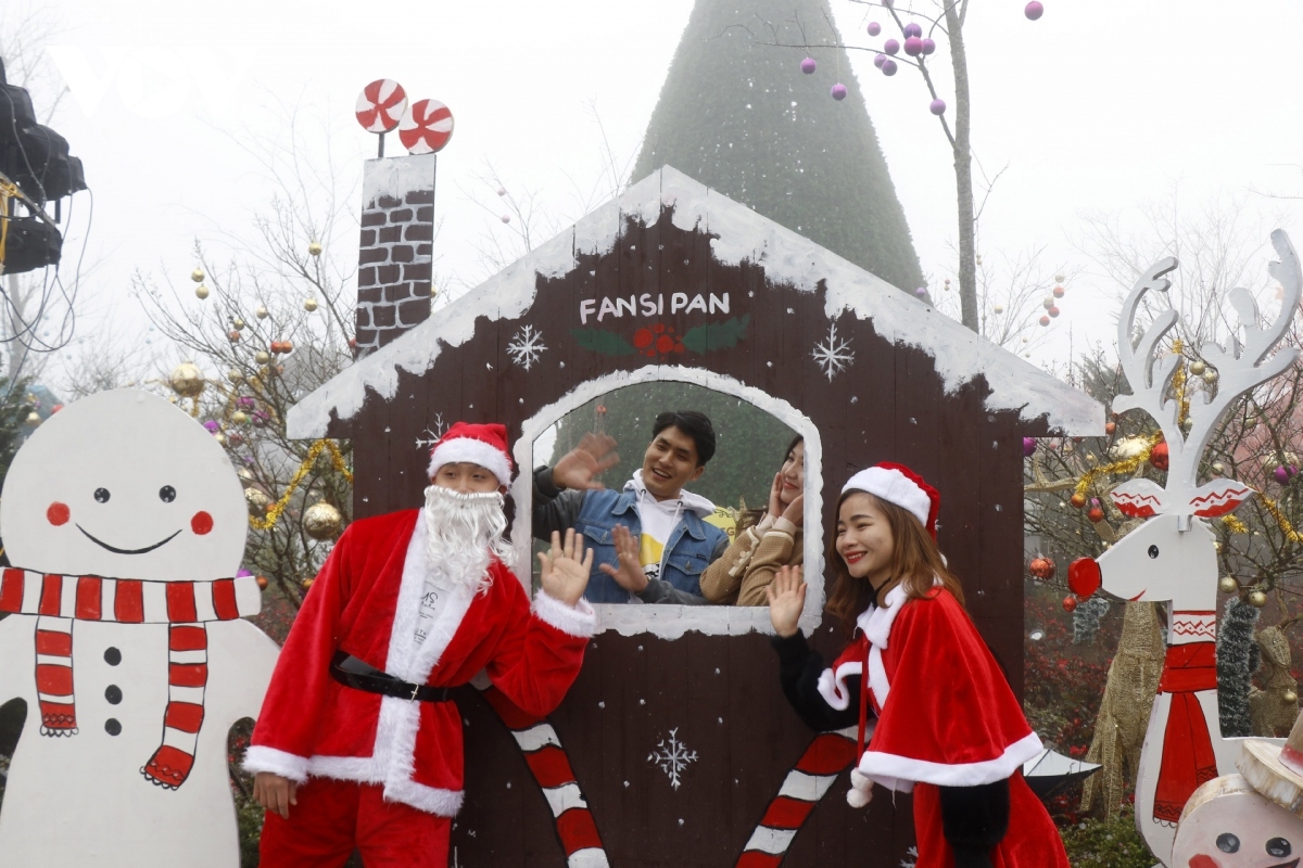 The event provides a beautiful check-in spot for visitors who are keen to discover the local culture and to celebrate early Xmas this year in a truly cold winter.