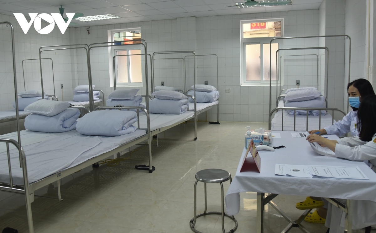A room which can hold 12 volunteers is set up to monitor the vaccination process at the Military Medical Academy. After 72 hours, volunteers are permitted to return to their places of residence. The Dec. 17 vaccination is part of the first of three phases of ongoing vaccine trials in Vietnam. The initial phase will run until February, 2021.