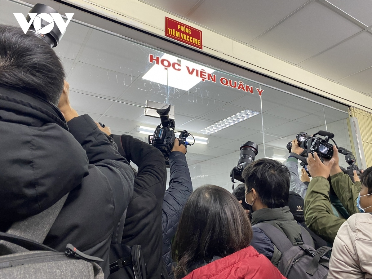 Plenty of reporters are on hand to make coverage of the special event.