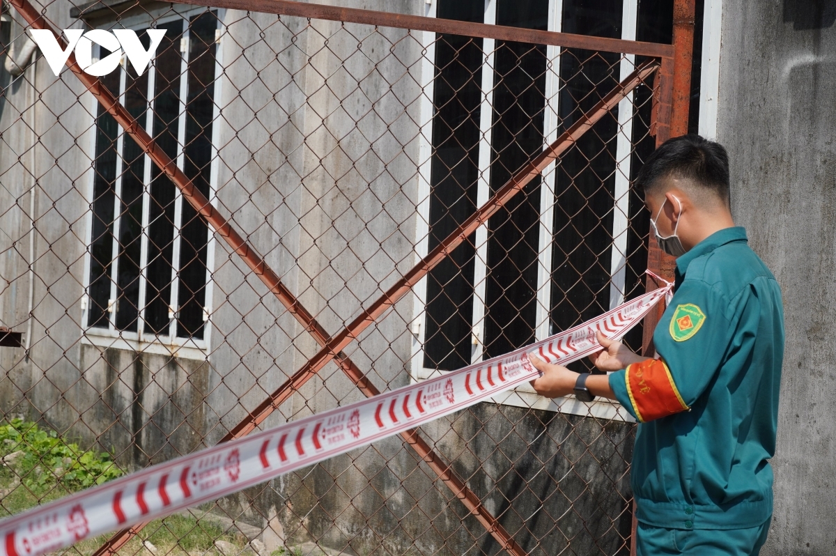 A private workshop where the second patient in HCM CIty returned to work after illegally entering Vietnam has been locked down on December 29 for disinfection.