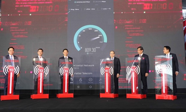 The launch of the 5G telecom network in the Yen Phong 1 Industrial Park of Bac Ninh province on January 14