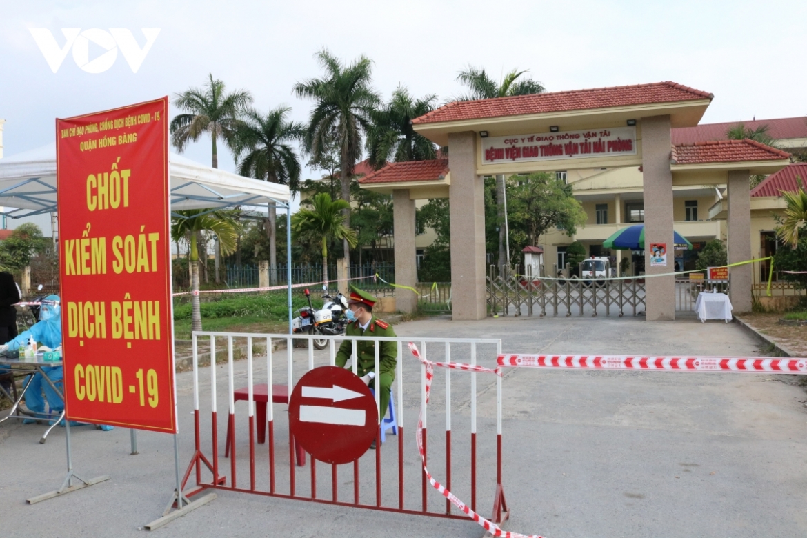 Hai Phong Transport Hospital has been put into isolation on February 22 after a healthcare worker was infected with SARS-CoV-2.