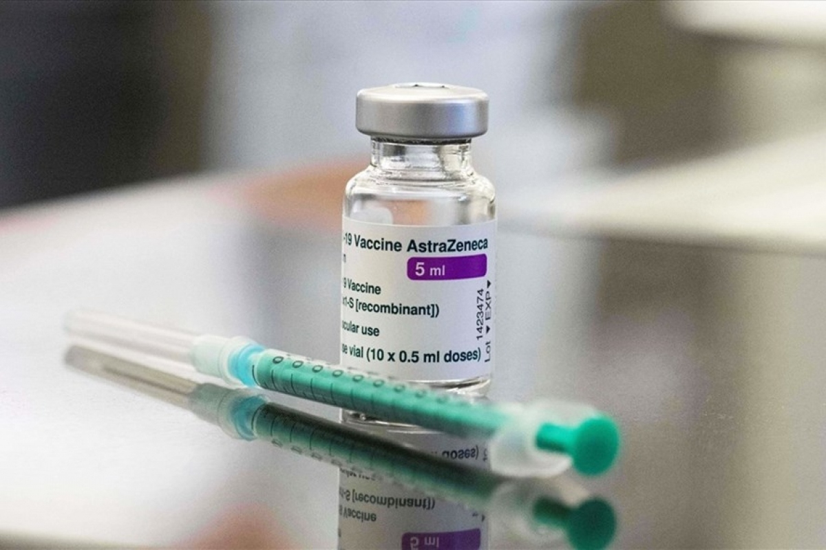 204,000 doses of the COVID-19 vaccine will be imported to battle a fresh wave of the coronavirus in Vietnam. (Photo: AFP)