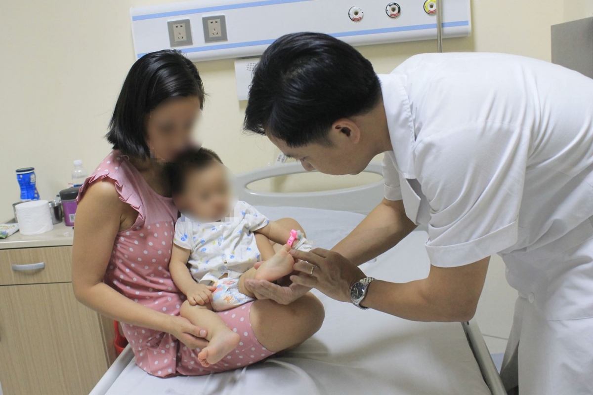 The number of  children being infected by the HFMD in Hanoi sees a sharp increase