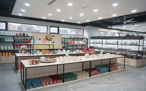 Showroom displaying and selling ceramic products in the museum.