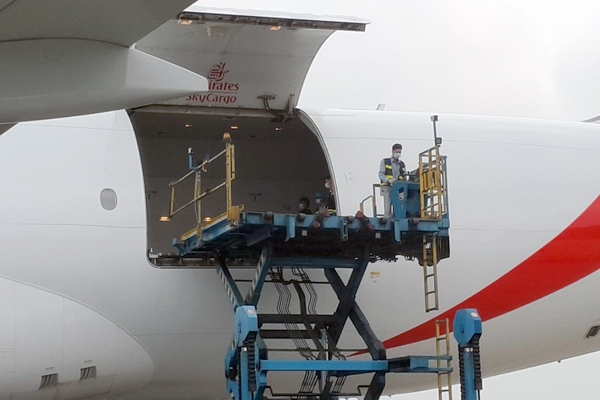 The second batch of AstraZeneca's COVID-19 vaccine arrives in Hanoi (Photo: Vietnamnet)