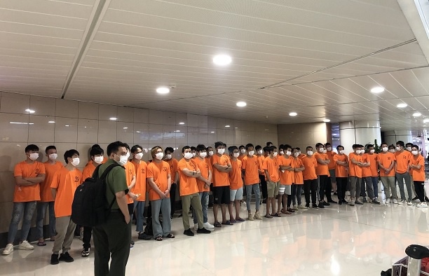 52 foreign citizens have been deported for illegal entry into Vietnam. (Photo: the police).