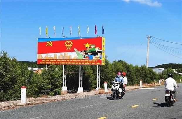 A banner disseminating the general elections