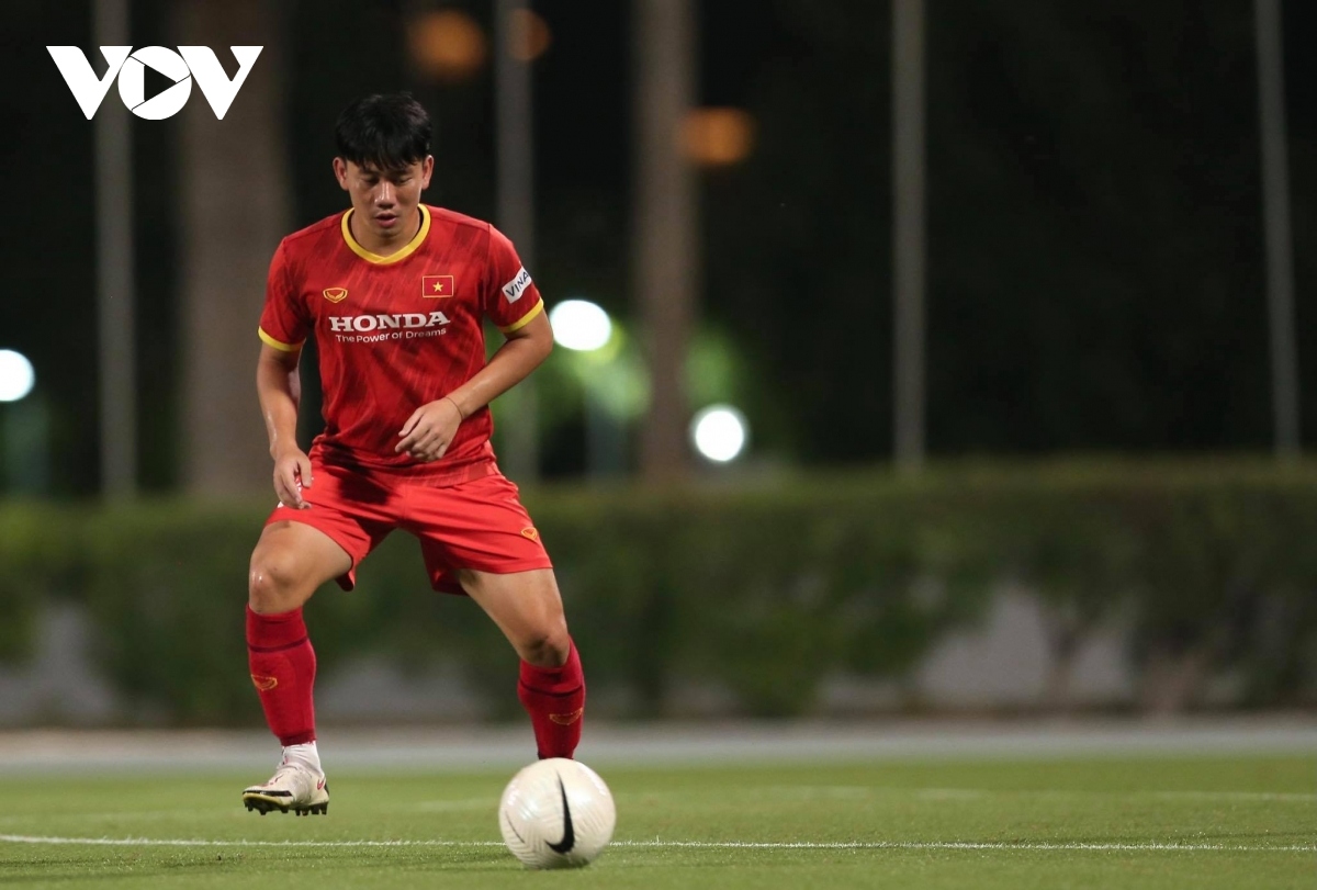 Injured Minh Vuong practices with his teammates as normal.