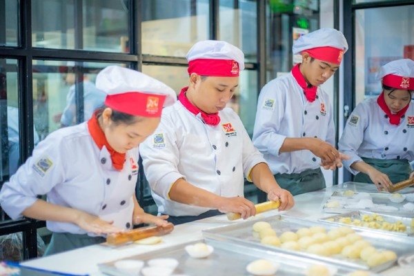 Students at A Au vocational school (Photo courtesy of the school).