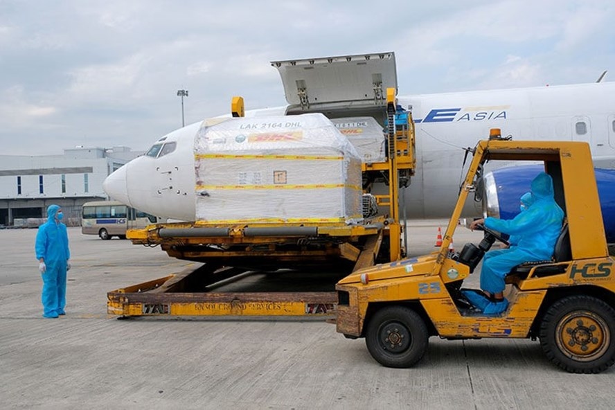 The first batch of the Pfizer COVID-19 vaccine has arrived in Vietnam