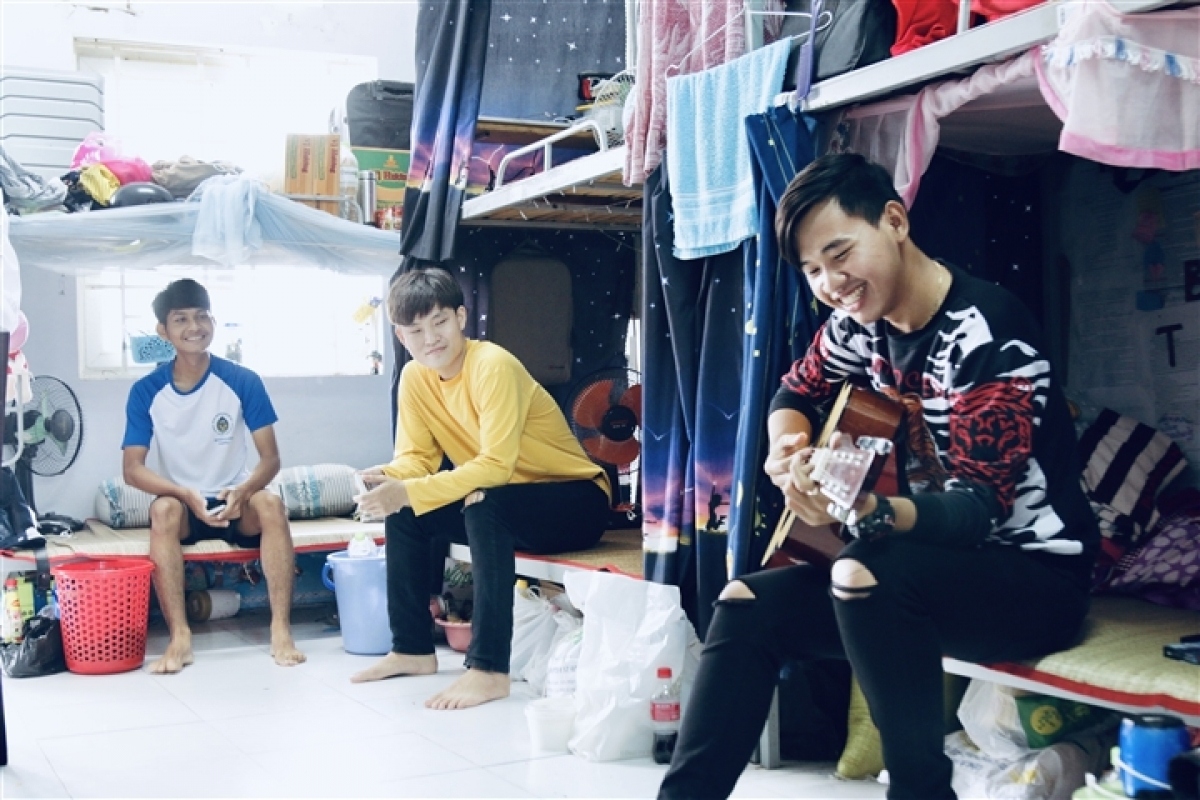 Try Ossah from Cambodia shares that during the COVID-19 fight he has learnt to adapt to the new situation. He wishes that the pandemic will end soon so that he and his friends can resume their study as normal.