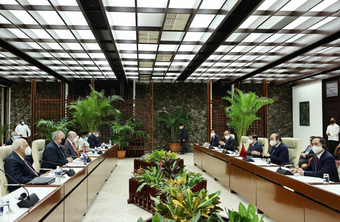 Vietnam and Cuba exchange views and measures to promote their special traditional friendship and cooperation in various areas.
