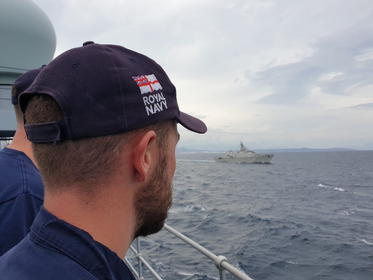 HMS Richmond conducts a PASSEX drill before leaving Vietnam. (Photo:; British Embassy)