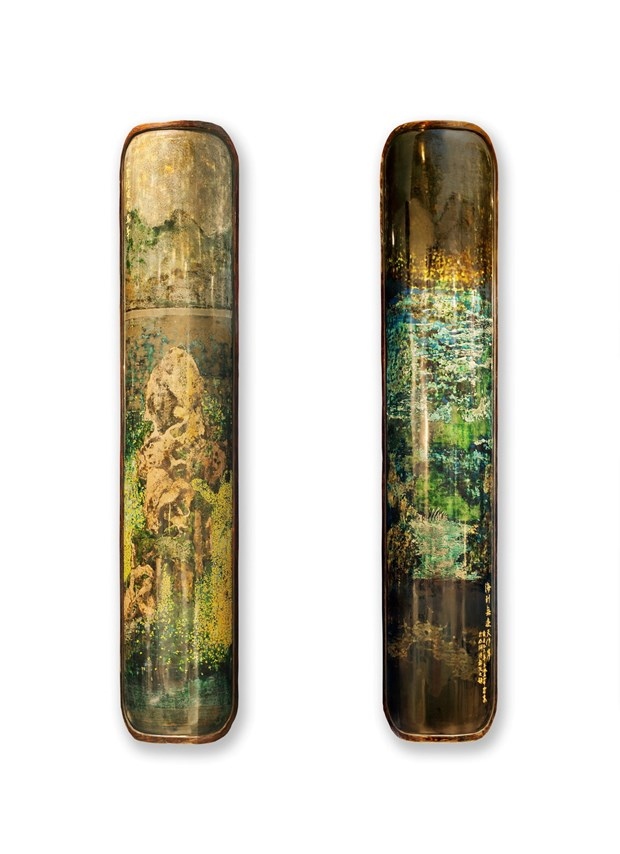 Two lacquer paintings produced by Phi Phi Oanh in 2015 (Photo: Phi Phi Oanh/APT10)