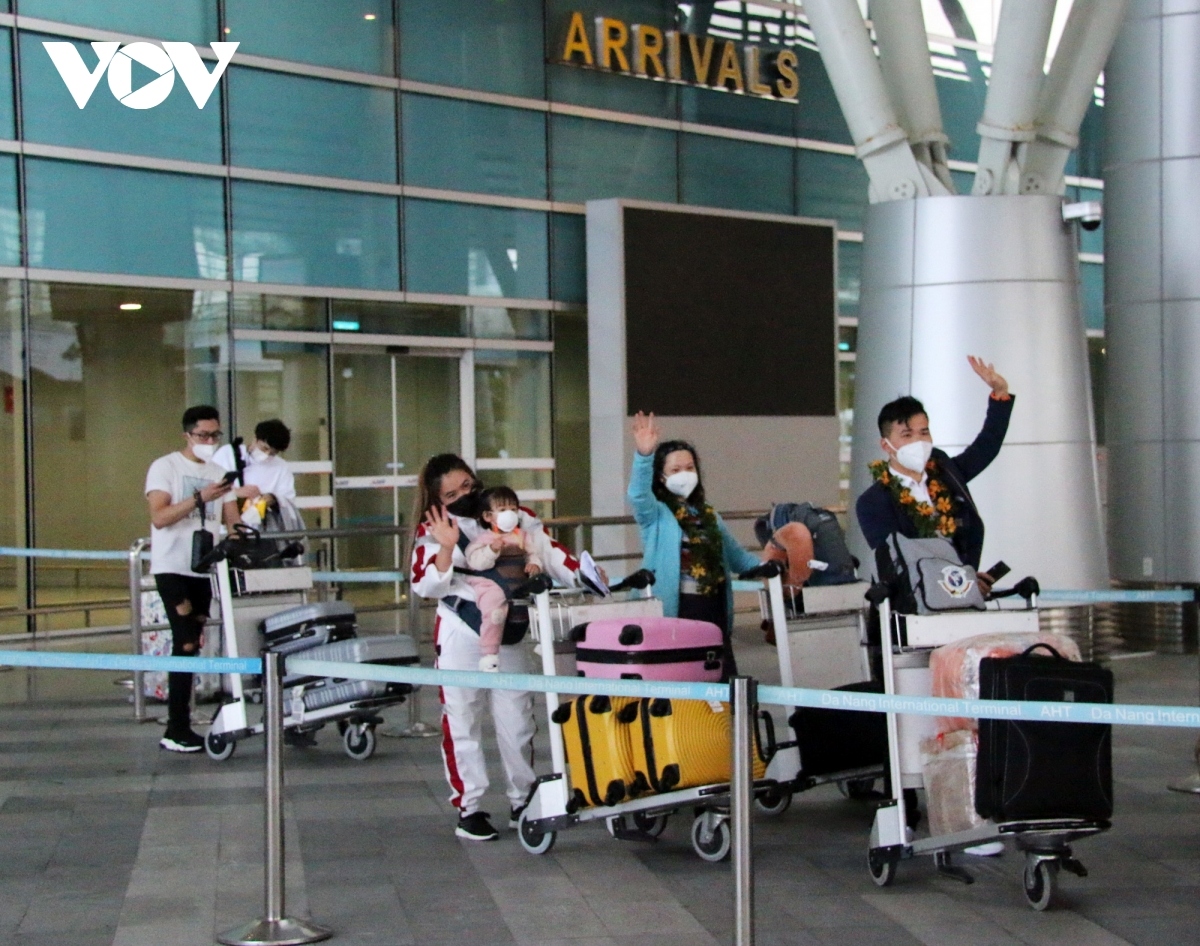 The three flights will therefore bring over 300 foreign visitors to Quang Nam from the United States, Canada, and the RoK.