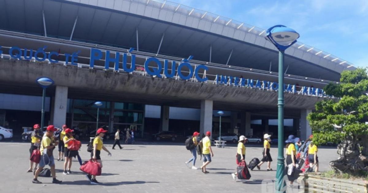 A flight carrying 250 Korean visitors is expected to land at Phu Quoc Airport on November 20.