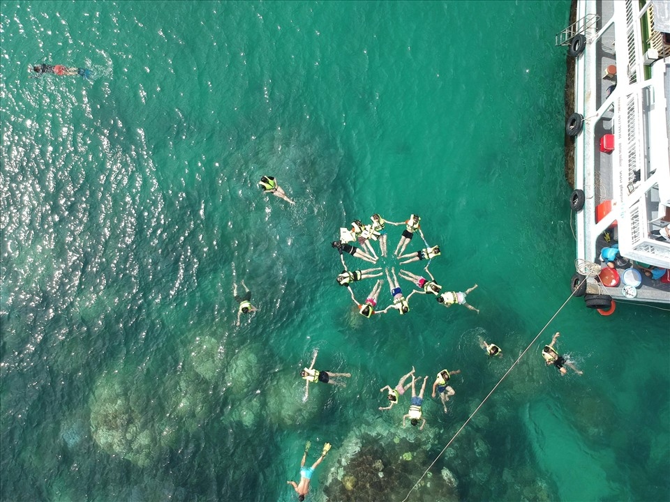 Snorkeling services will be open again to tourists from November 20.