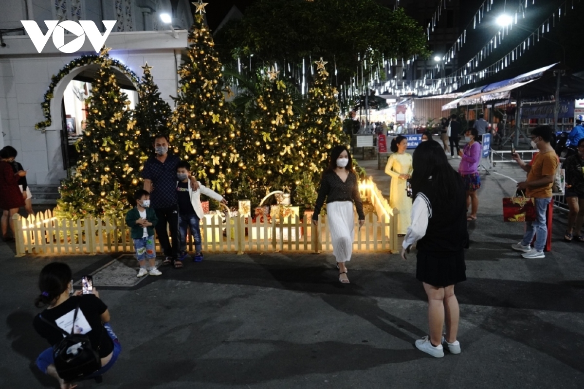 A local Catholic says that citizens are in the habit of decorating their house to celebrate Christmas, although this year’s festive atmosphere is not as jubilant as it is in previous years.