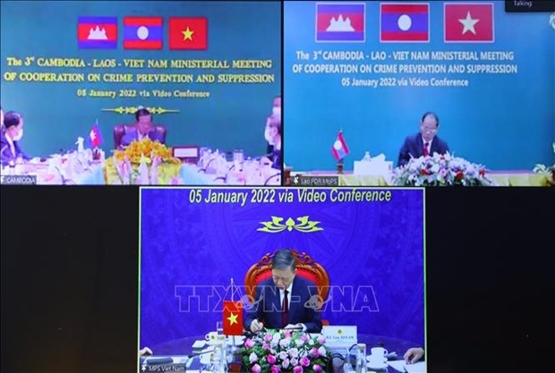 Vietnamese Minister of Public Security General To Lam, Cambodian Deputy Prime Minister and Minister of the Interior Samdech Krolahom Sar Kheng and Lao Minister of Public Security General Vilay Lakhamphong meet virtually on January 5. (Photo: VNA)