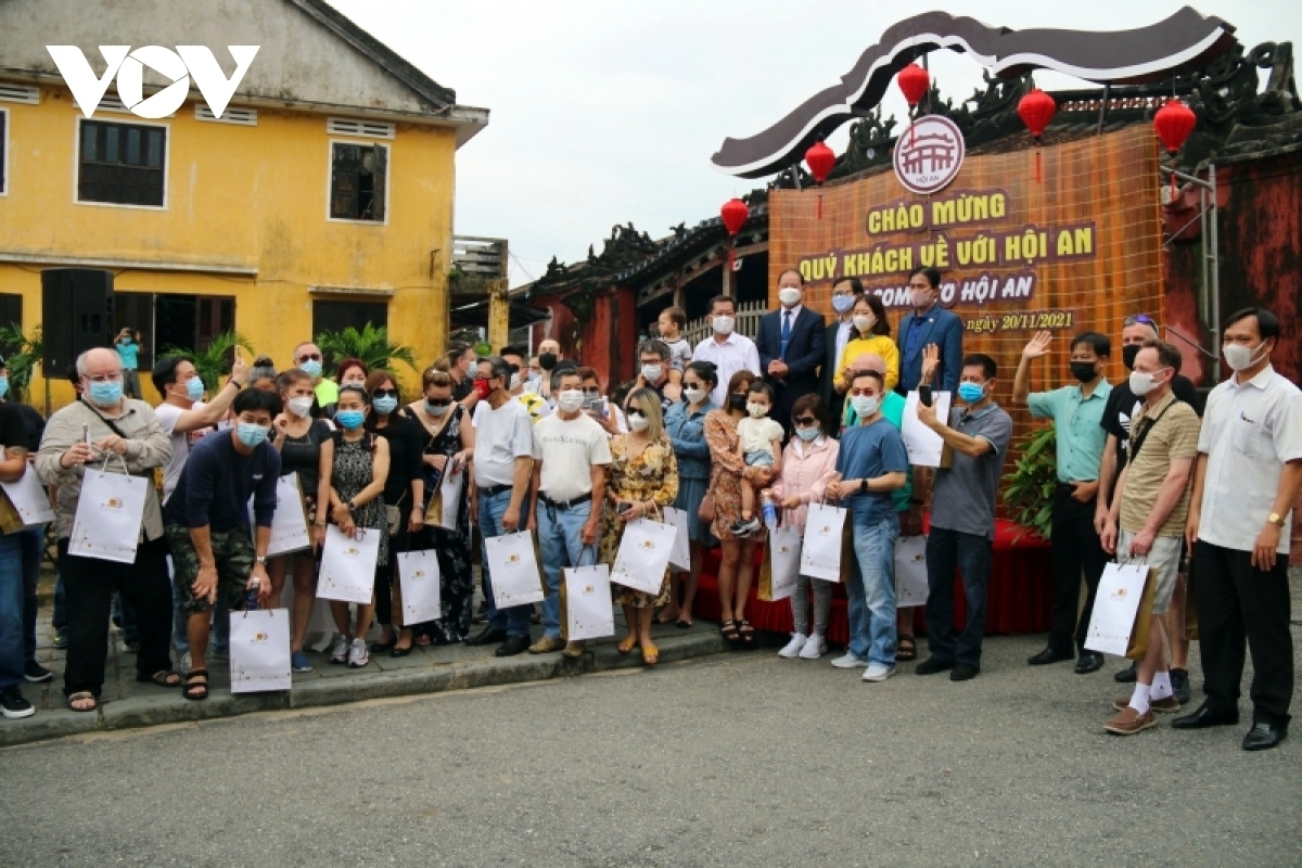 Hoi An city in central Vietnam has received first groups of foreign tourists in November 2021 under a pilot scheme approved by the Prime Minister.