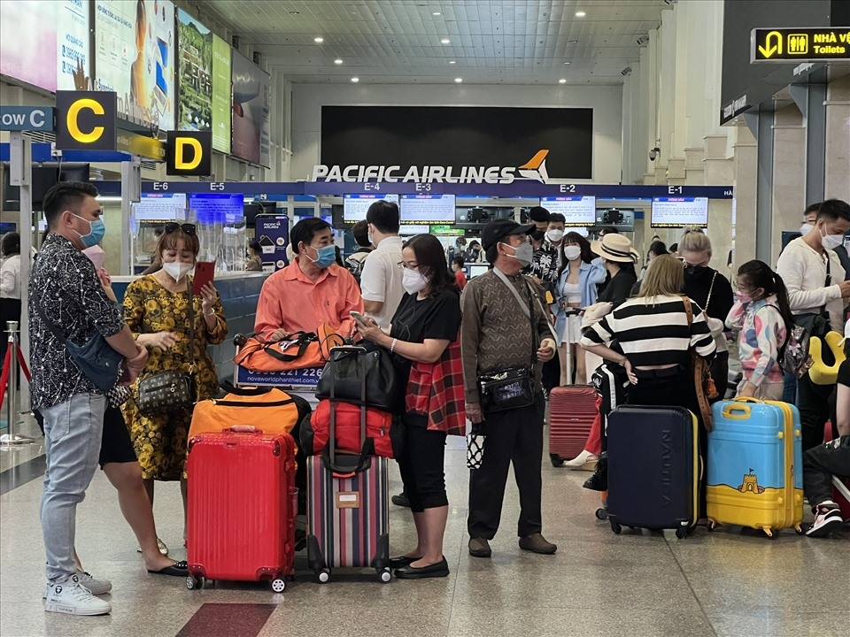 The majority of passengers are families who are going travelling or are returning to their hometowns for Tet.