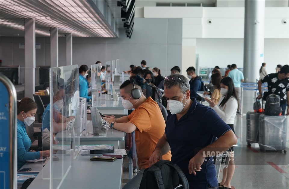 All passengers are guided to fully comply with current regulations on immigration and COVID-19 pandemic control measures.