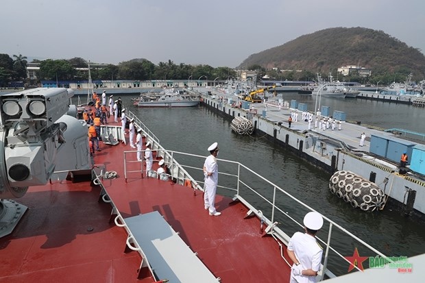 Vietnam's frigate 016 - Quang Trung and a delegation of the Vietnam People's Navy arrive at the Indian city of Visakhapatnam to attend the multilateral naval exercise MILAN 2022 (Photo: qdnd.vn)