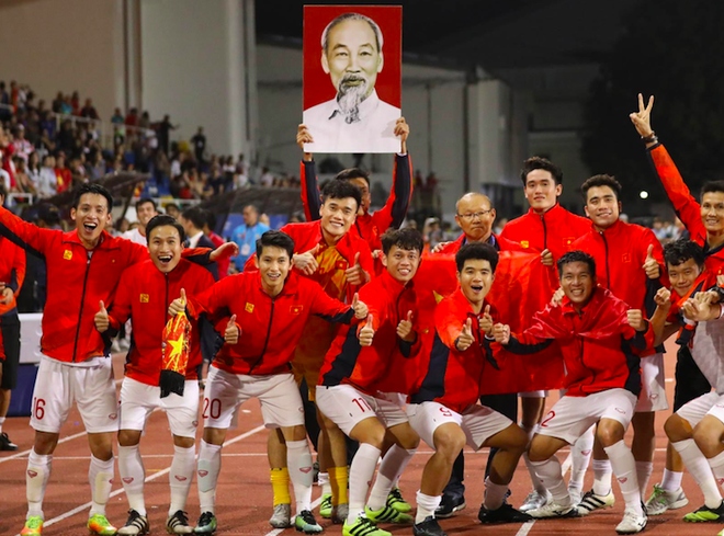 The men’s football team set the goal of defending their championship title they won in the Philippines in 2019.