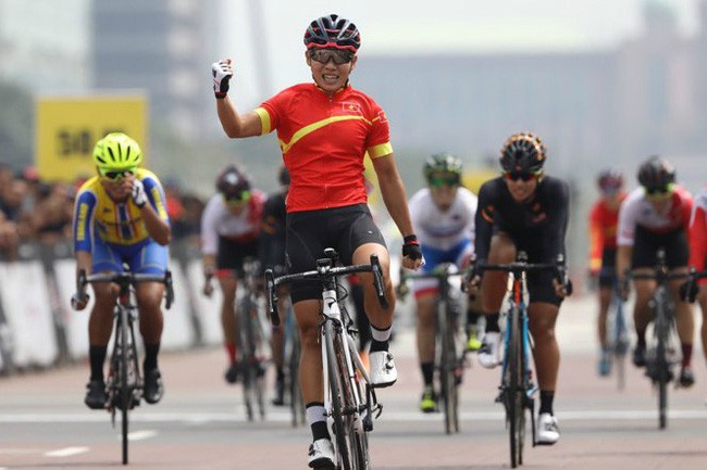 Vietnamese cyclist Nguyen Thi That wins Asian Road Cycling Championships (Photo: VTV)