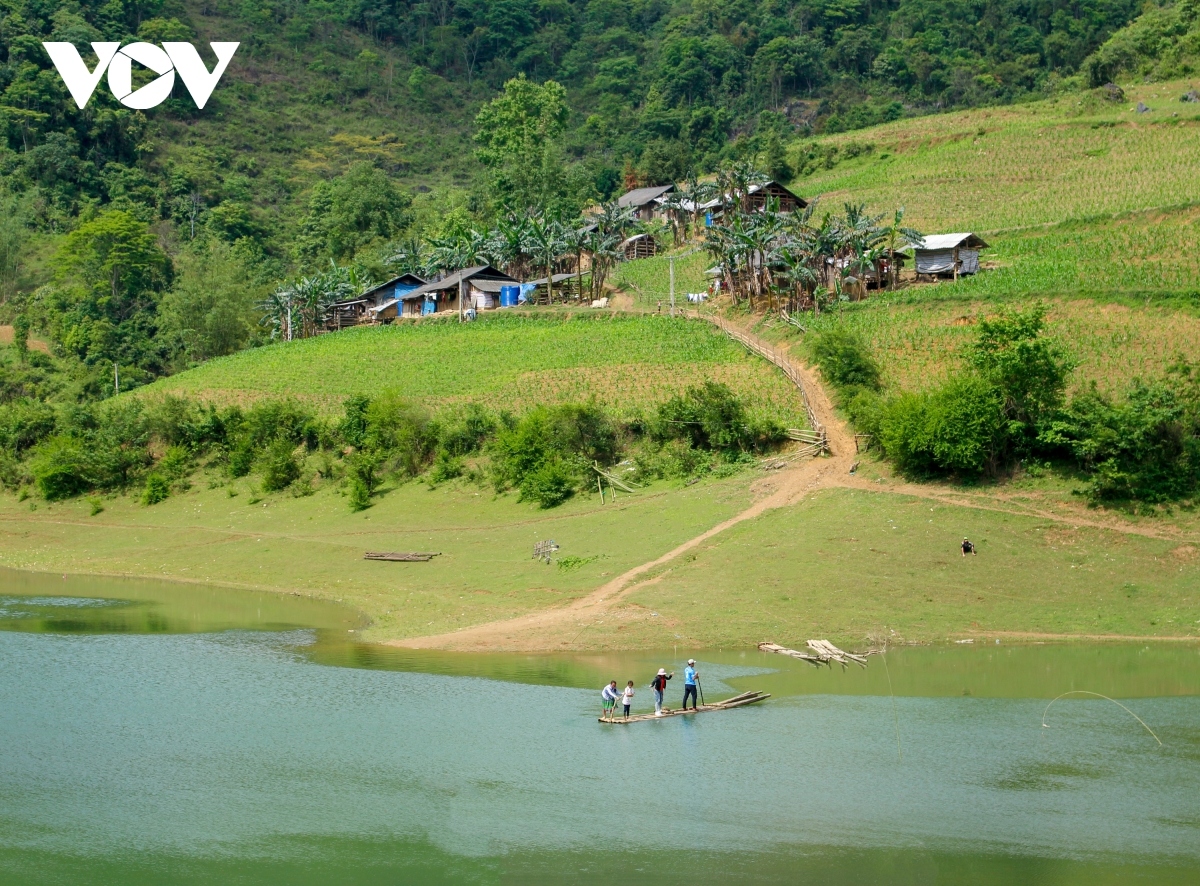 Situated at the foot of the majestic mountains is a crystal blue lake which serves to create breathtaking scenery for guests to enjoy.