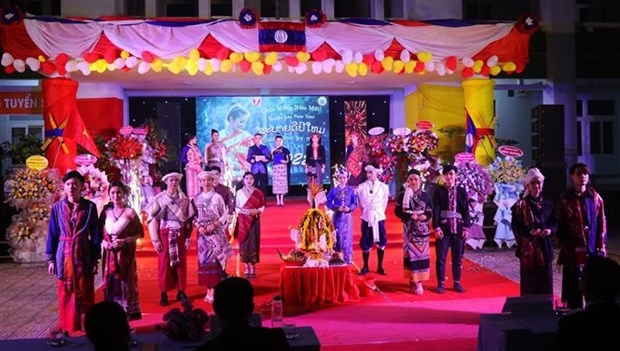 Lao students in Thua Thien - Hue celebrate the Bunpimay Festival