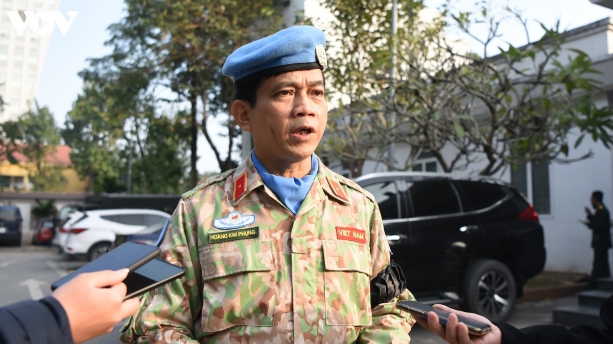 Maj. Gen. Hoang Kim Phung, director of the Vietnam Department of Peacekeeping Operations
under the Ministry of Defence
