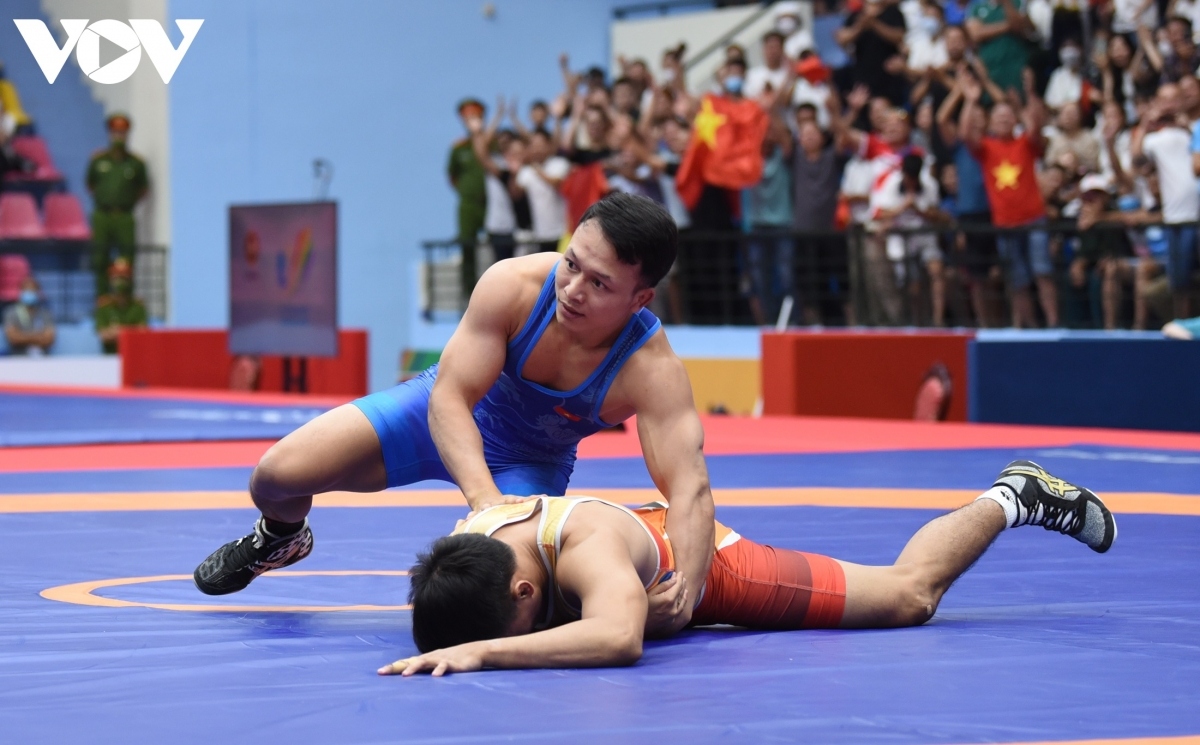 He is able to defeat his opponent from the Philippines 10-0 in the 65kg category.
