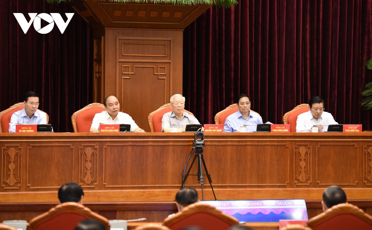 Elite leaders of Vietnam attend the conference.