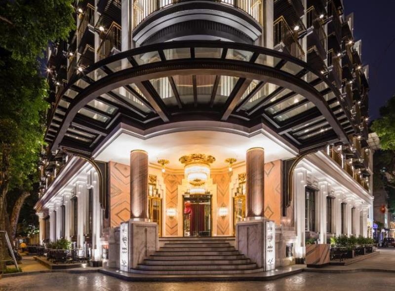 Nestled on Le Phung Hieu street close to Hoan Kiem Lake, Capella Hanoi is an art nouveau masterpiece that celebrates the glamour of Opera in the roaring 1920s.