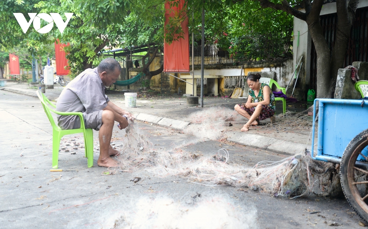 Local residents living on the island mainly make a living through fishing.